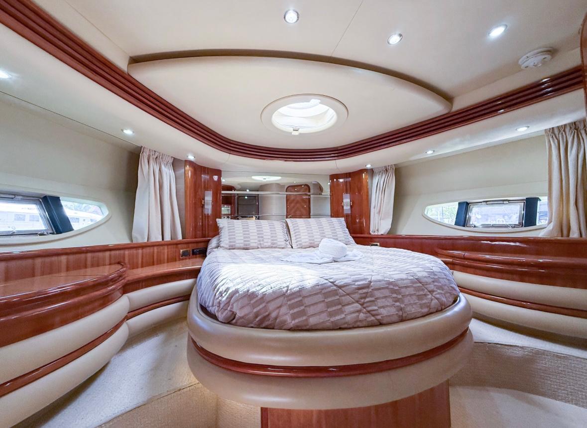 70ft Azimut Container